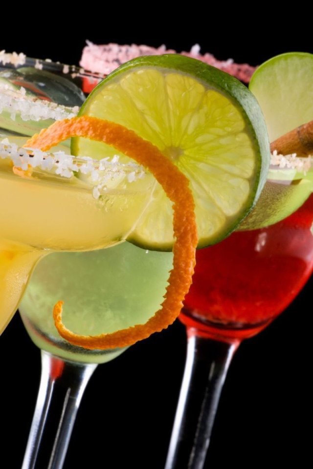 Три фруктовых коктейля