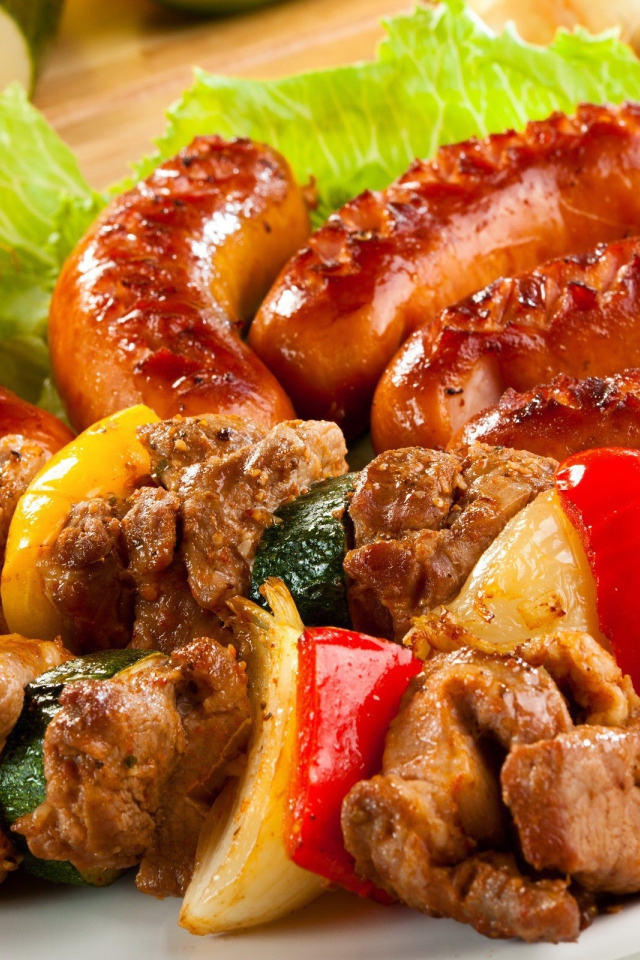 Колбаски и шашлык