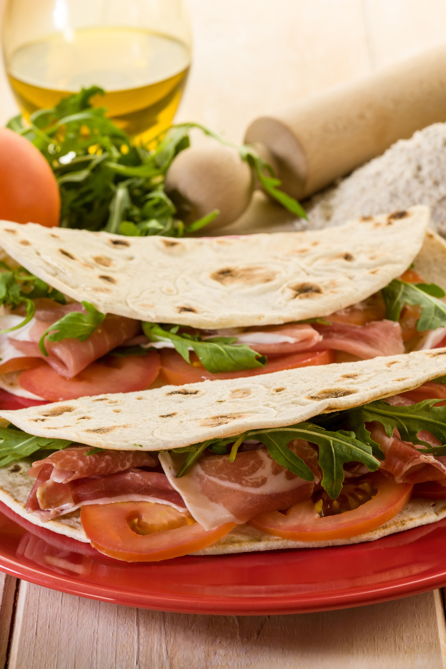 Еда завернутая в лаваш