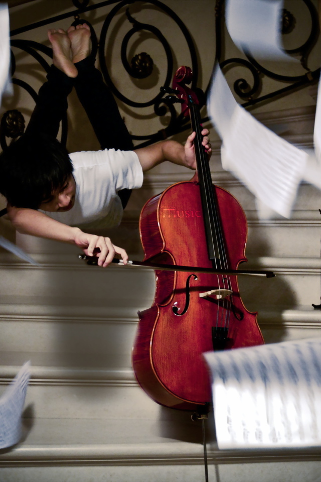 Игра на виолончели