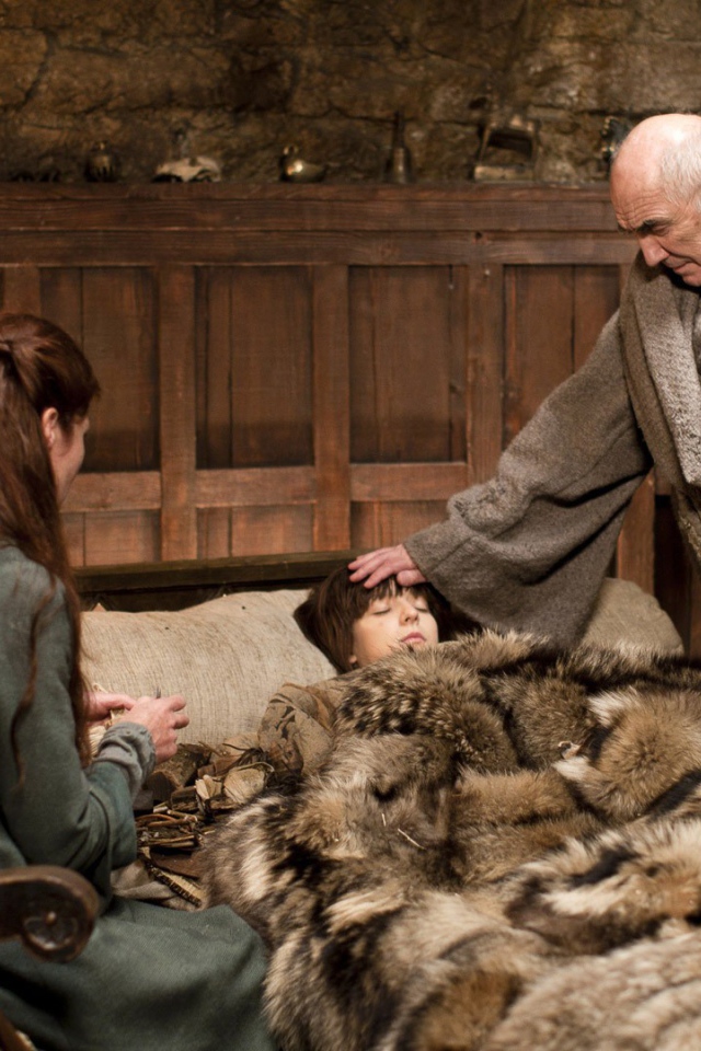 Доктор у больного мальчика