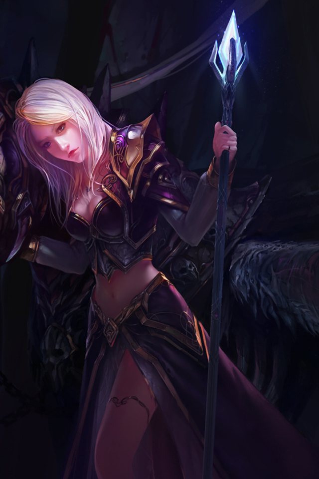 Девушка в доспехах с посохом