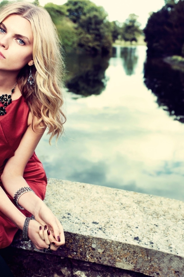 Актриса Марина Линчук