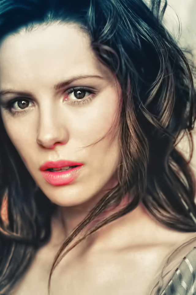 Знаменитая актриса Кейт Бекинсейл