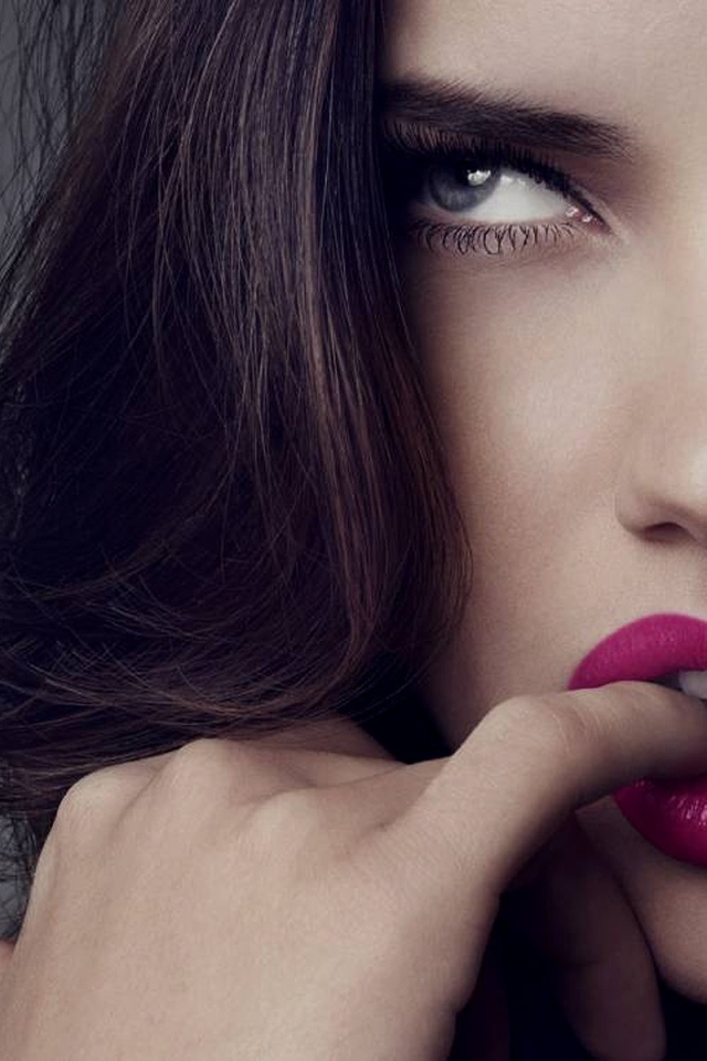 Знаменитая Адриана Лима