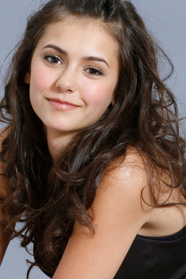 Кинозвезда Нина Добрев