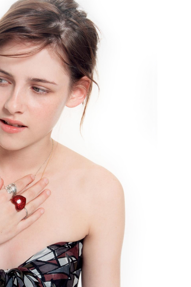 Популярная Кристен Стюарт из фильма Сумерки