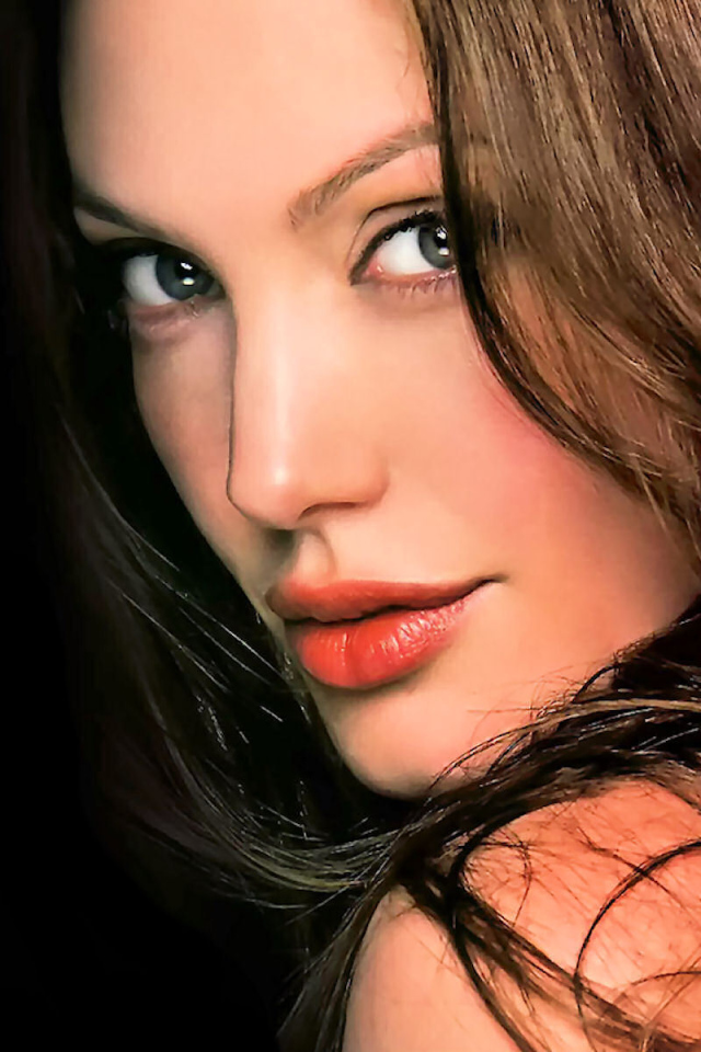 Популярная киноактриса Анджелина Джоли