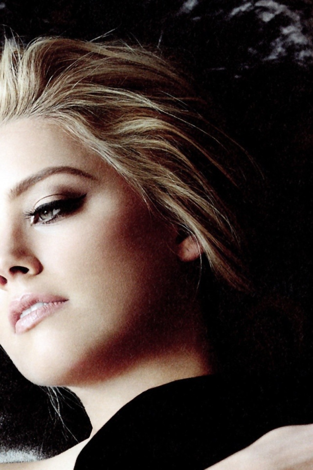 Прекрасная актриса Эмбер Хёрд