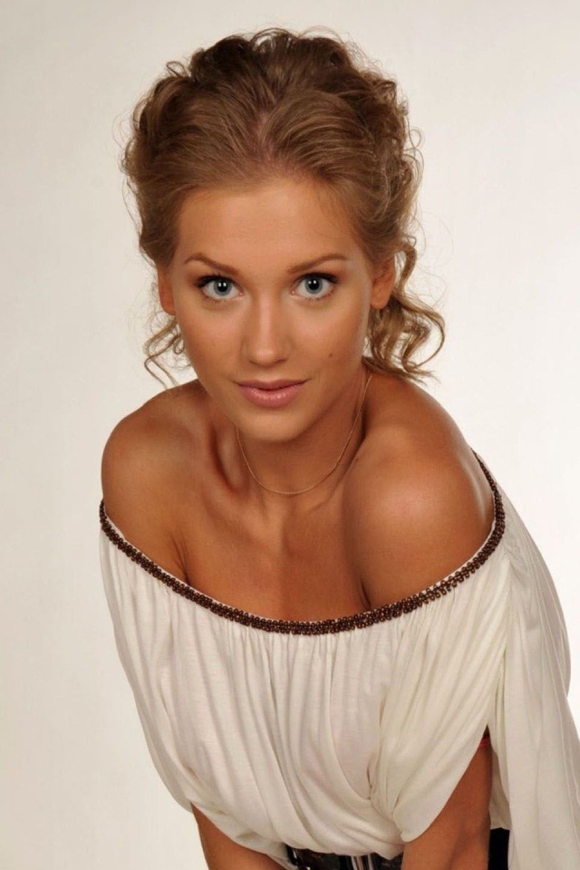 Красивая актриса Кристина Асмус