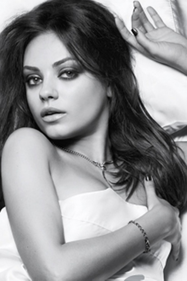 Прекрасная актриса Мила Кунис