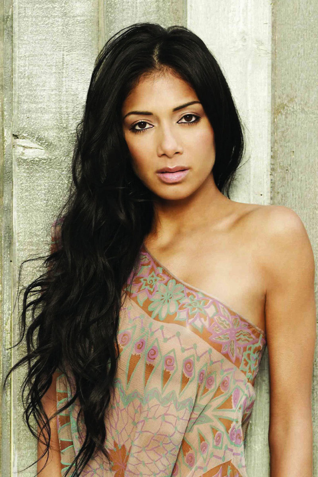 Прекрасная актриса Николь Шерзингер