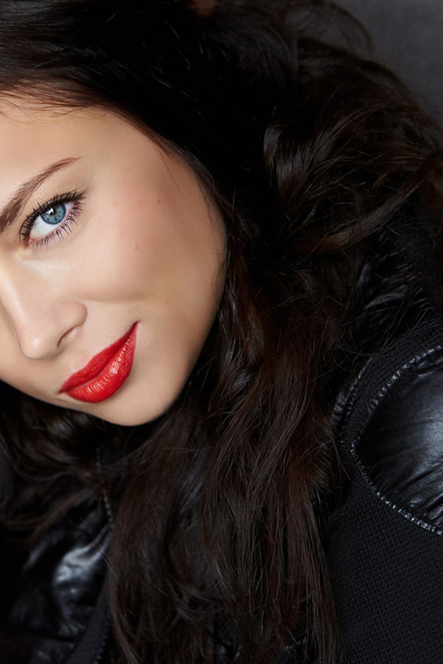 Знаменитая актриса Настасья Самбурская