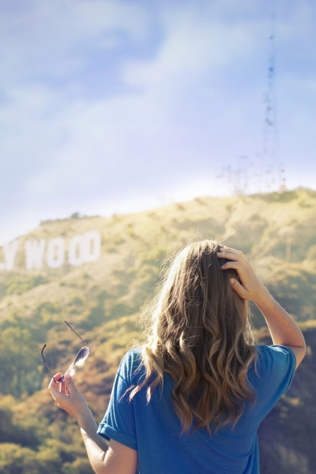 Девушка приехала в Голливуд