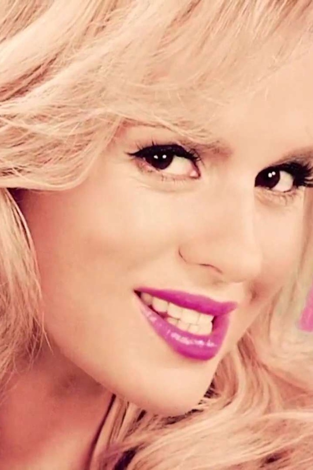 Популярная актриса Анна Семенович