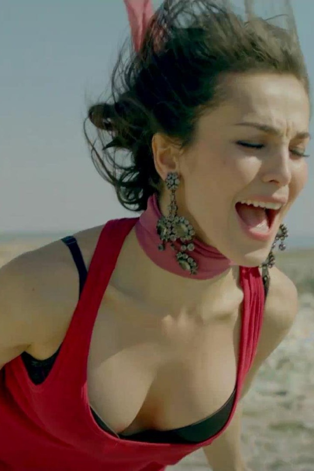 Очаровательная Сати Казанова