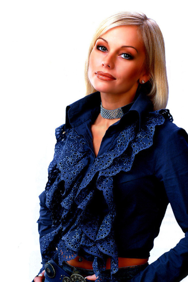 Красивая актриса Елена Корикова