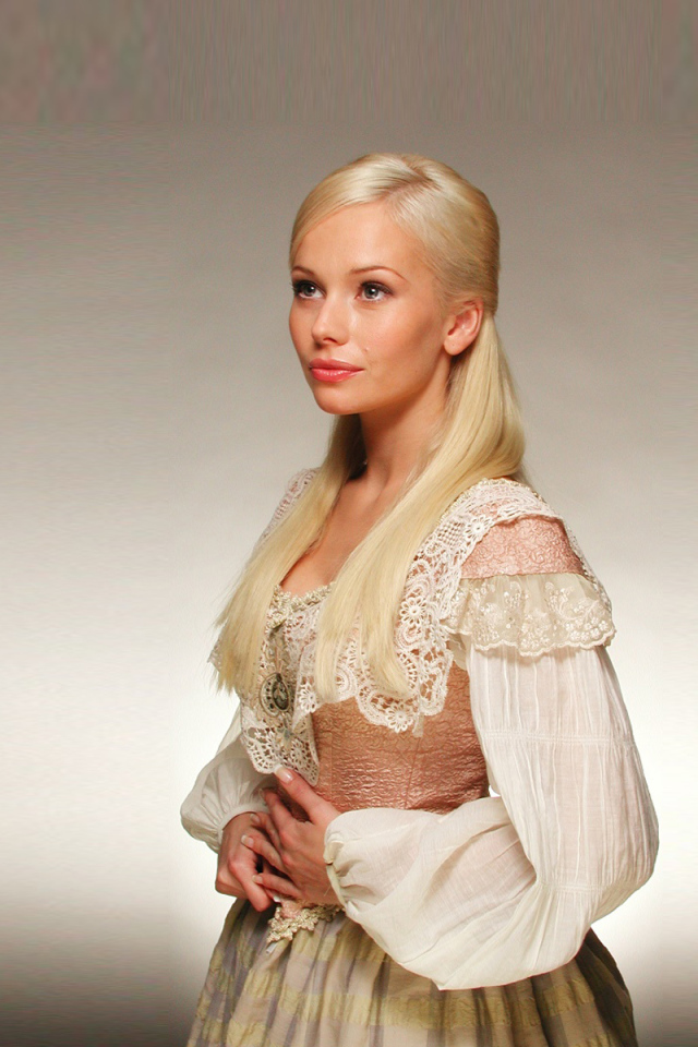 Известная модель Елена Корикова