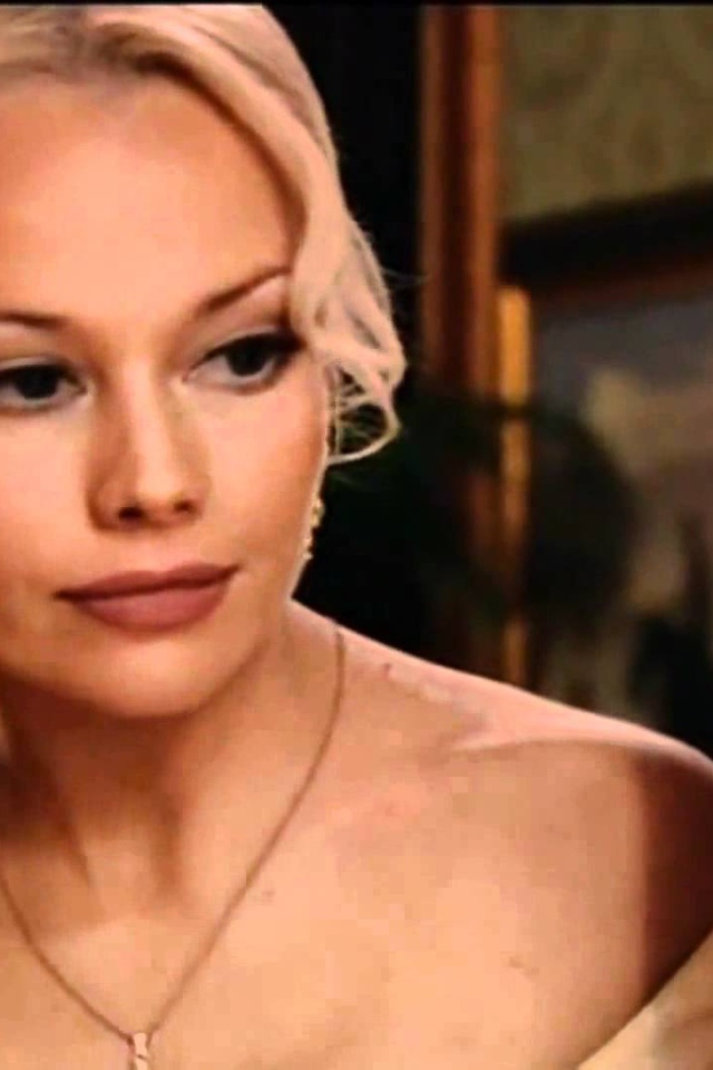 Очаровательная модель Елена Корикова