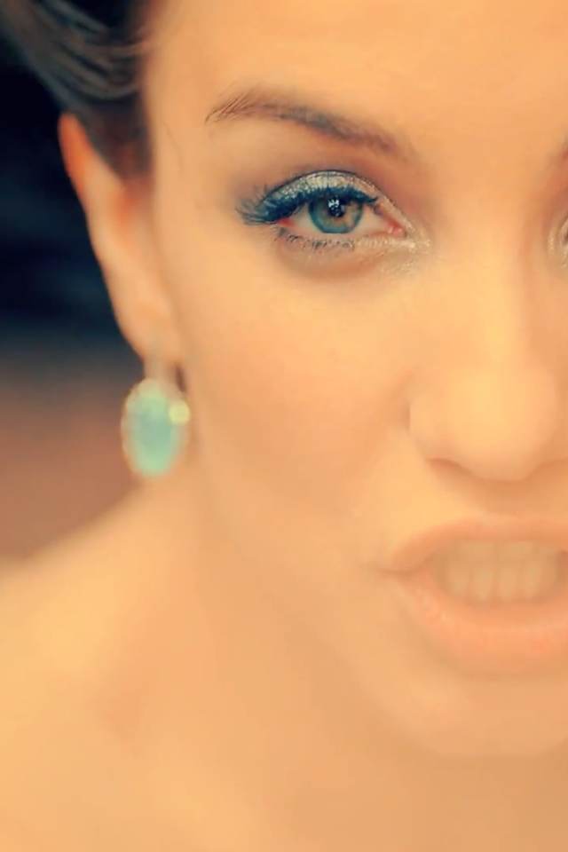 Популярная модель Виктория Дайненко