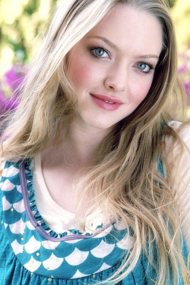 Красивая модель Аманда Сайфред