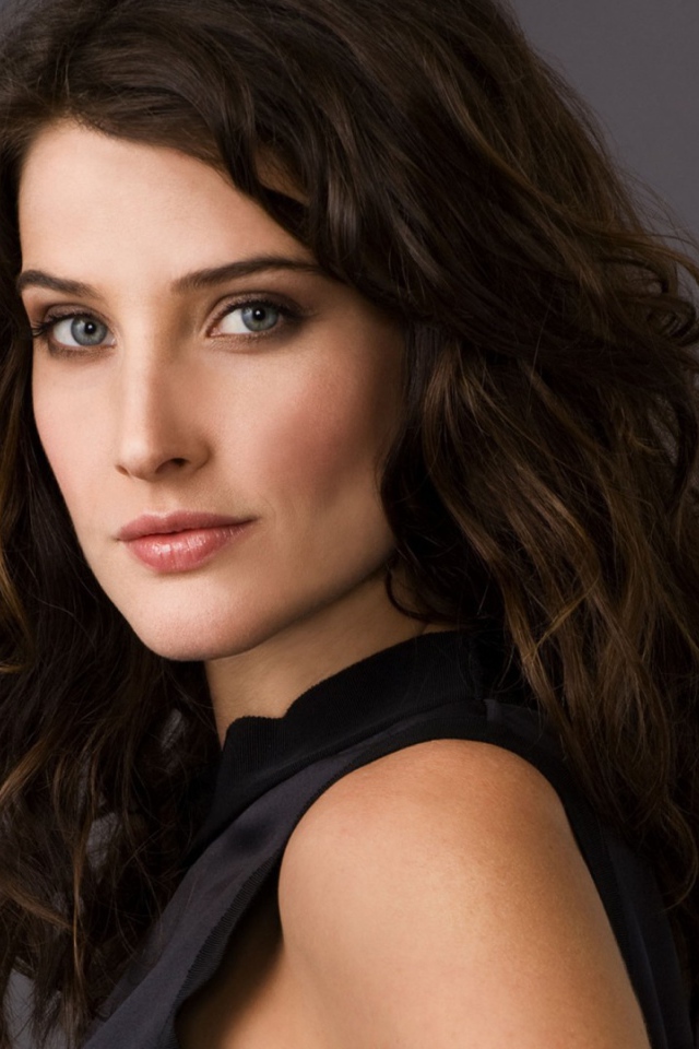 Красивая модель Коби Смолдерс