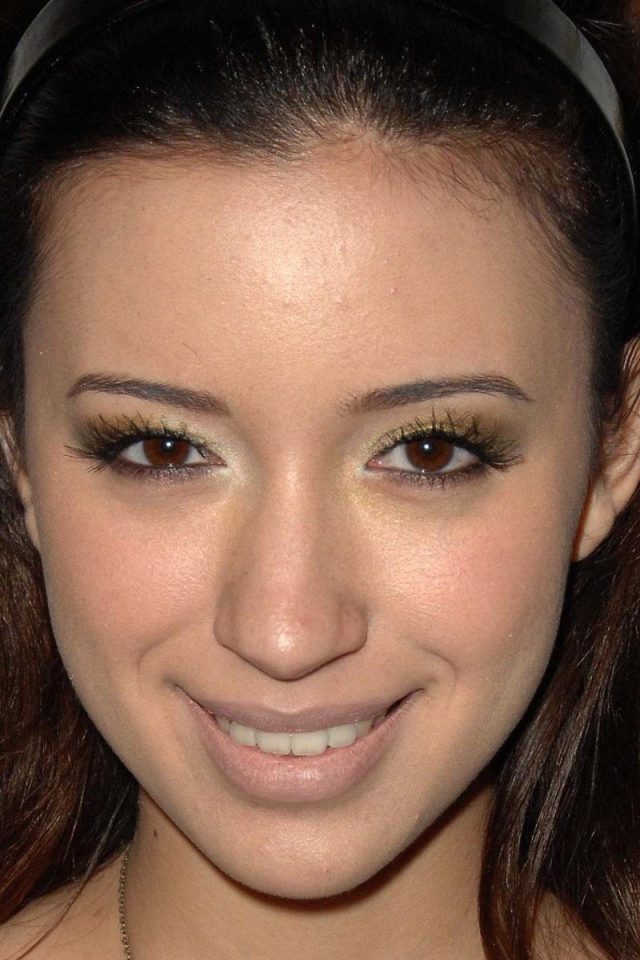 Очаровательная Кристиан Серратос