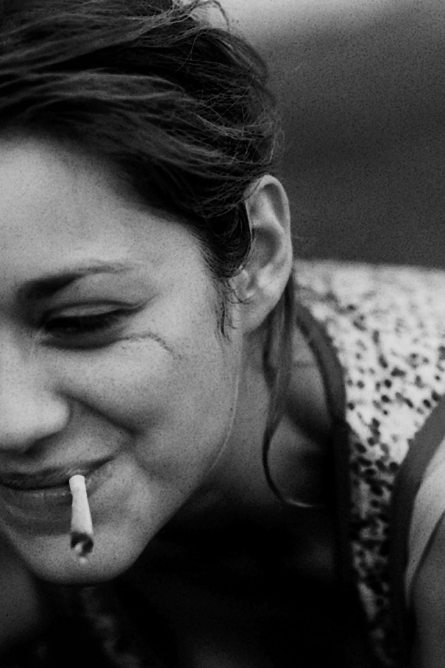 Красивая актриса Марион Котийяр