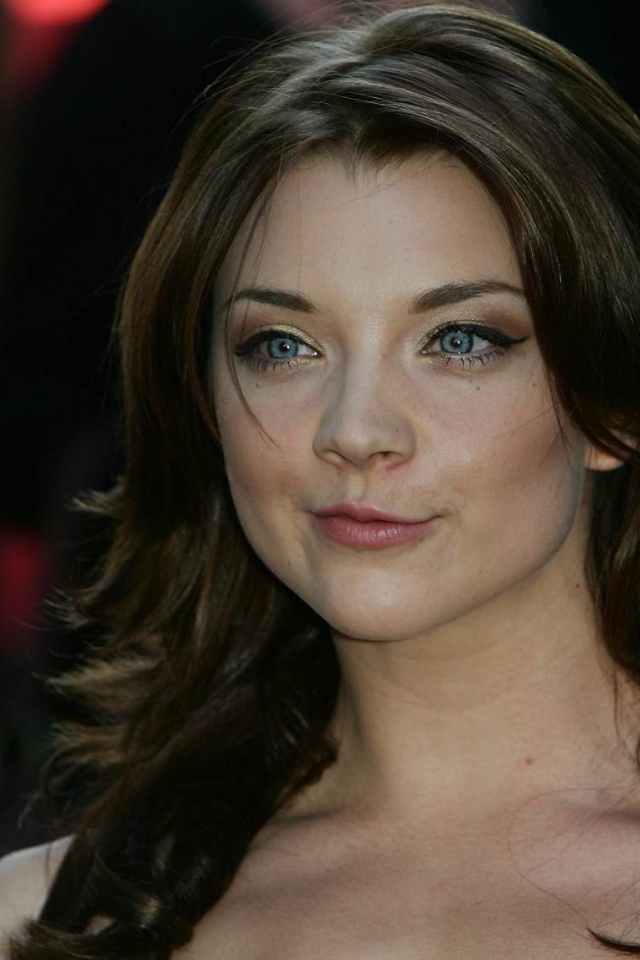 Популярная актриса Натали Дормер