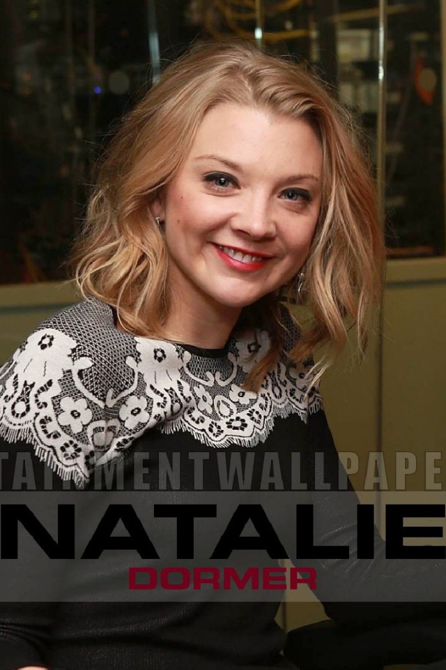 Красивая актриса Натали Дормер