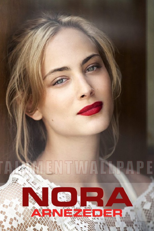 Актриса Нора Арнезедер