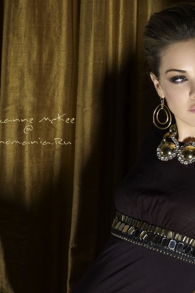 Популярная актриса Роксанна МакКи