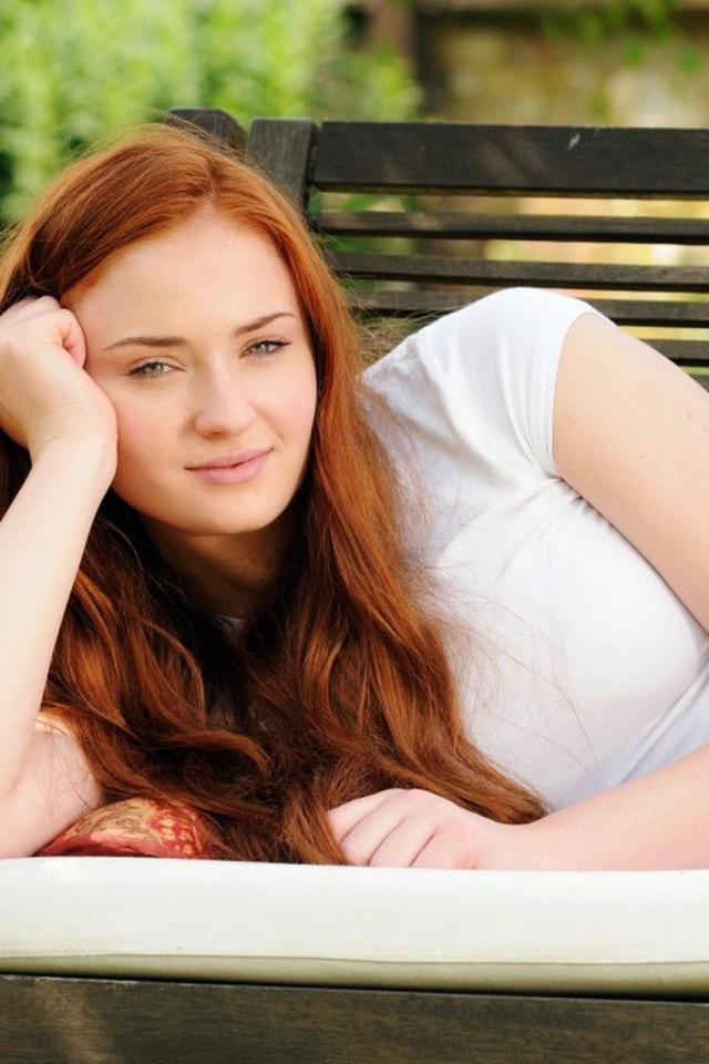 Очаровательная модель Софи Тернер