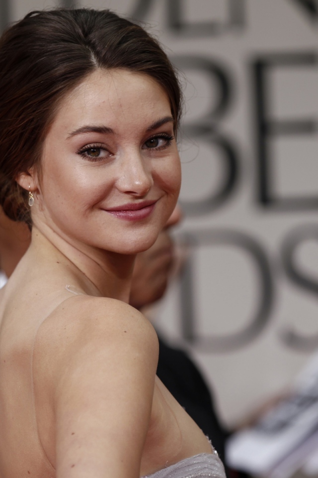 Суперзвезда Шейлин Вудли