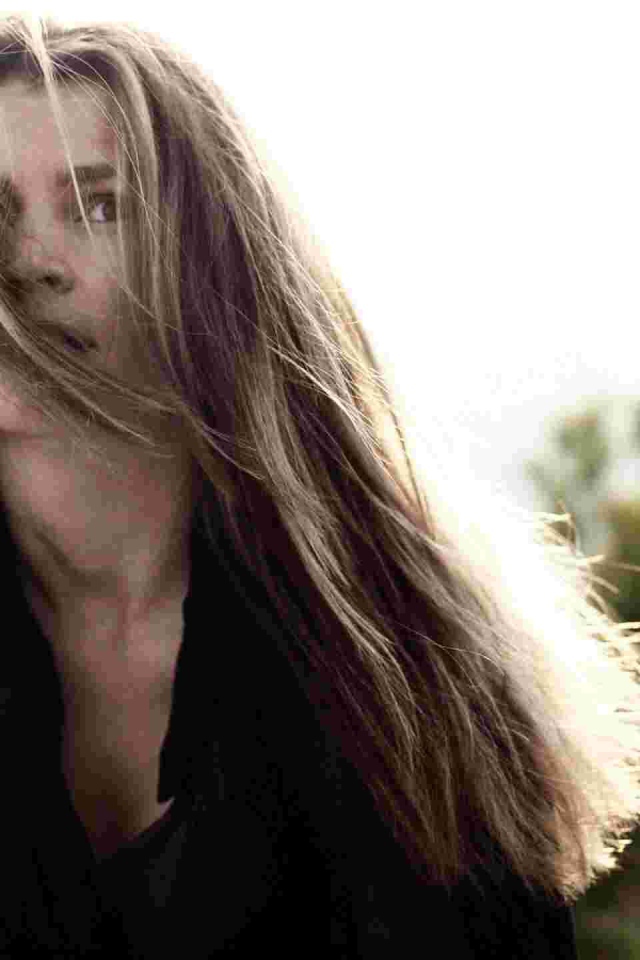 Актриса Юлия Михалкова