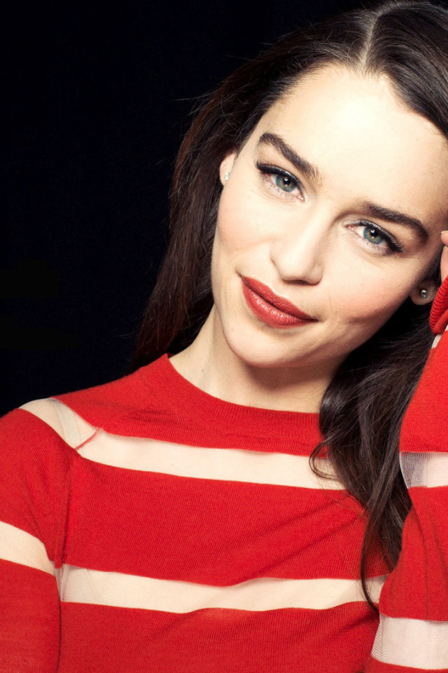 Известная модель Эмилия Кларк