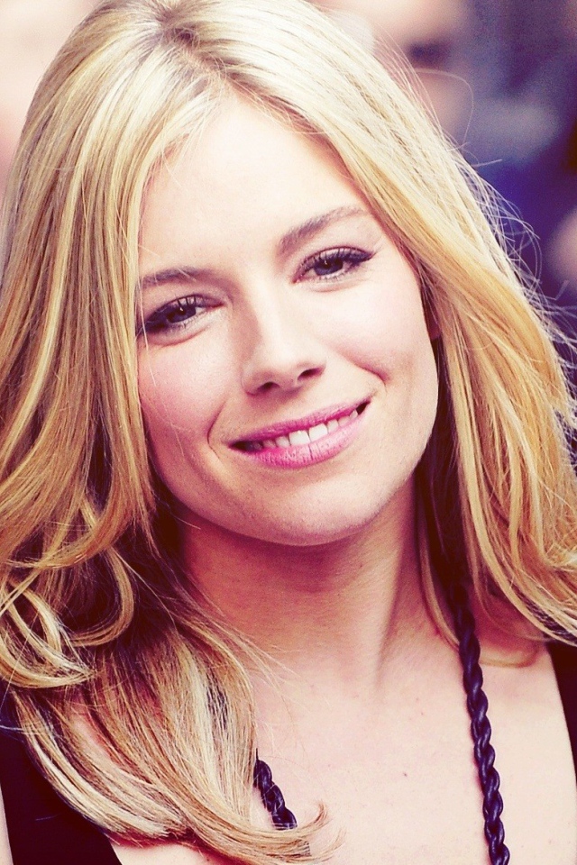 Модель Дакота Джонсон