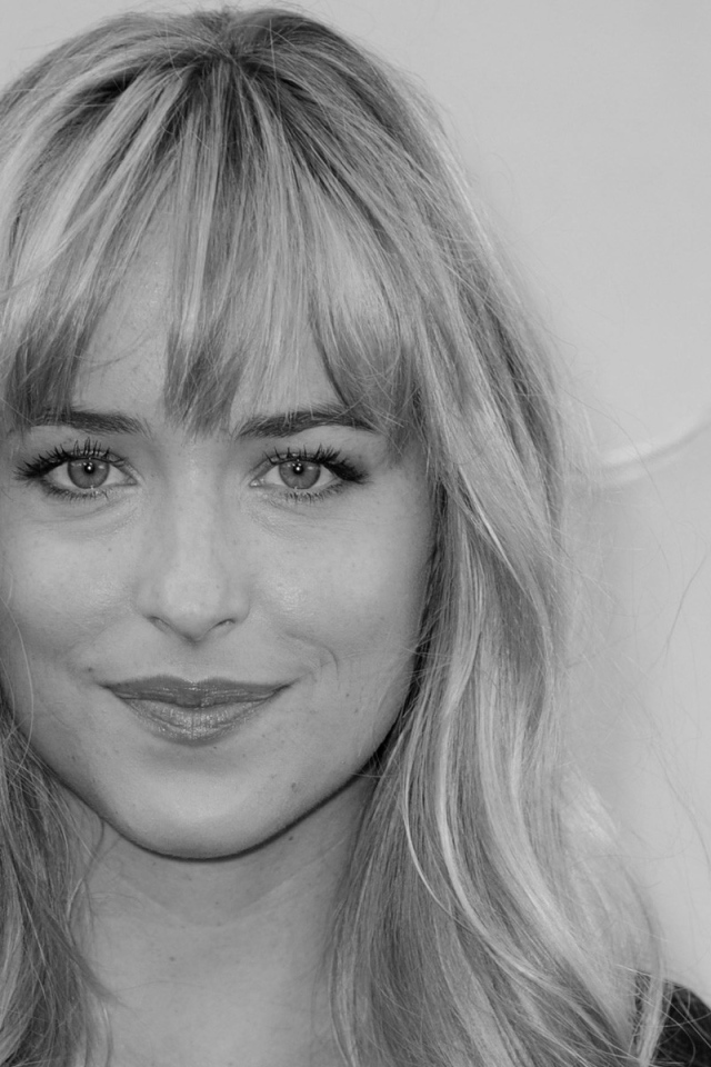 Красивая модель Дакота Джонсон