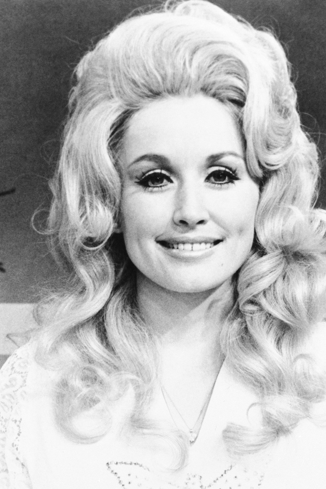 Красивая Долли Партон