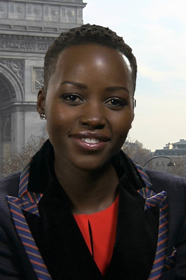 Популярная супермодель Лупита Нионго