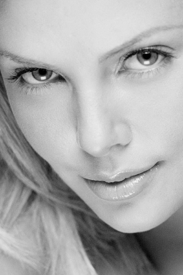 Шарлиз Терон