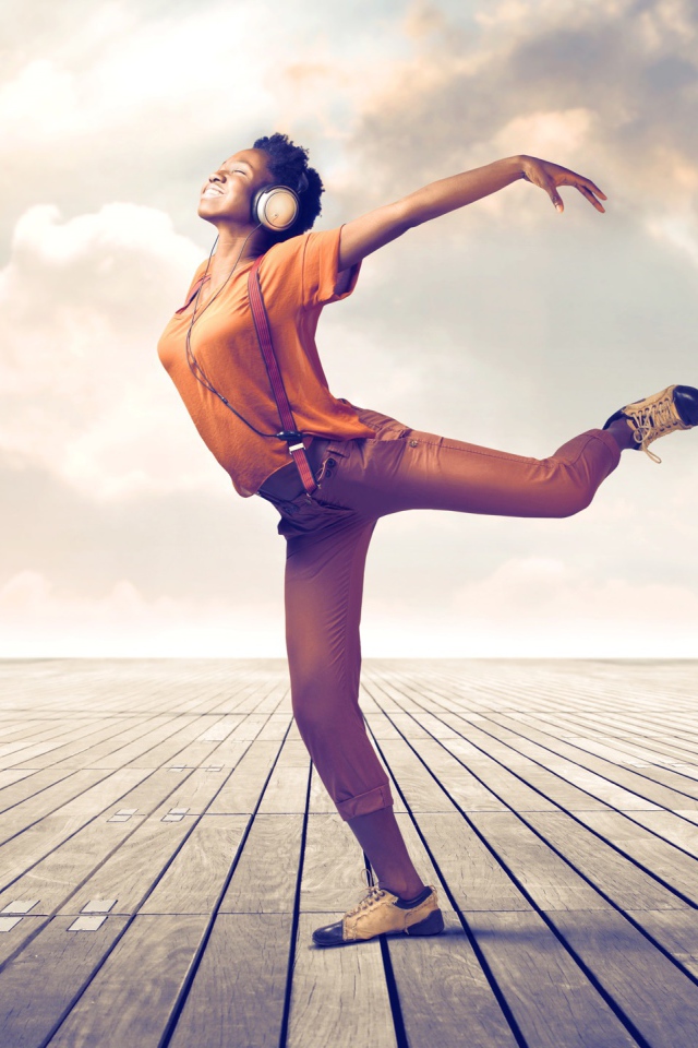 Балерина в наушниках