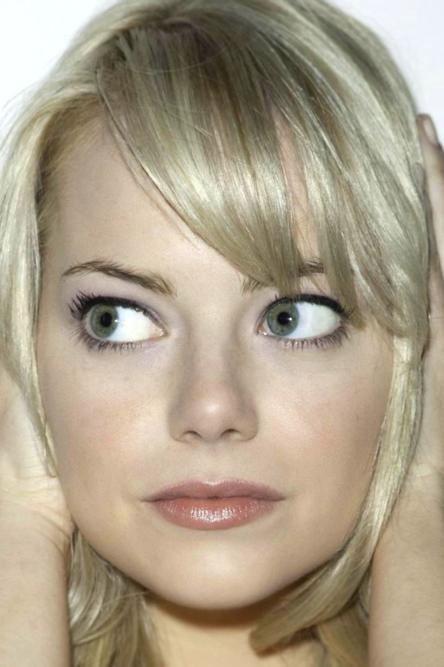 Эмма закрыла уши