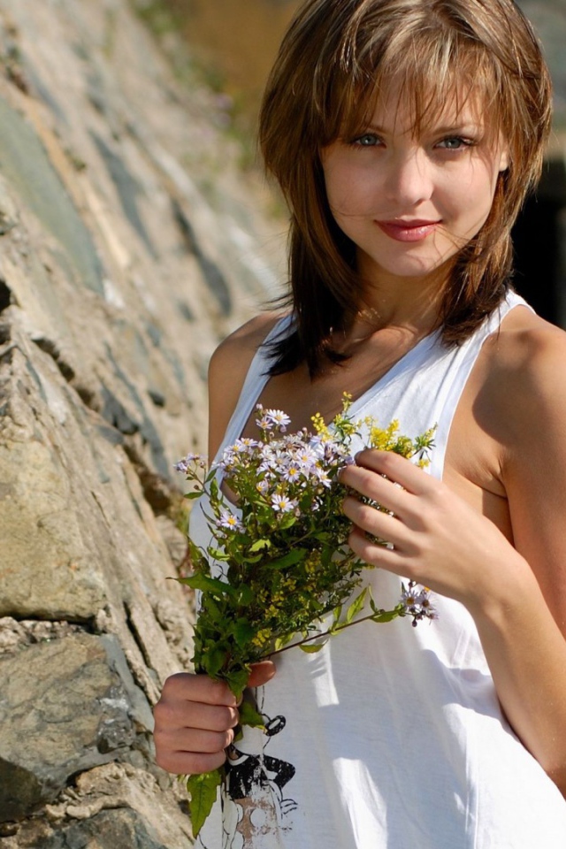 Девушка с букетом