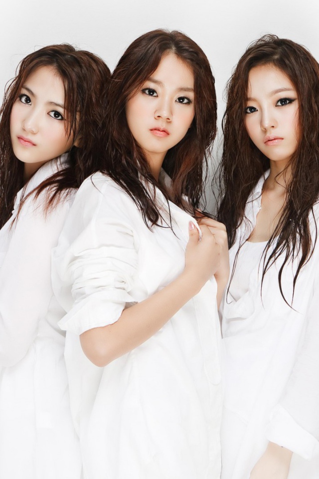 Японки в белом