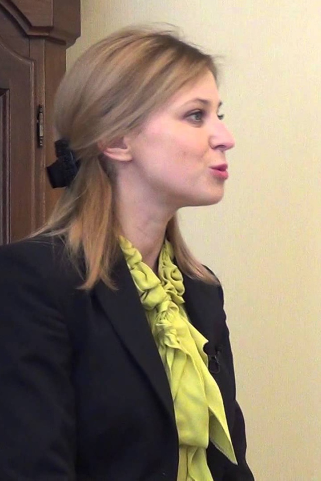 Прокурор Наталья Поклонская у часов