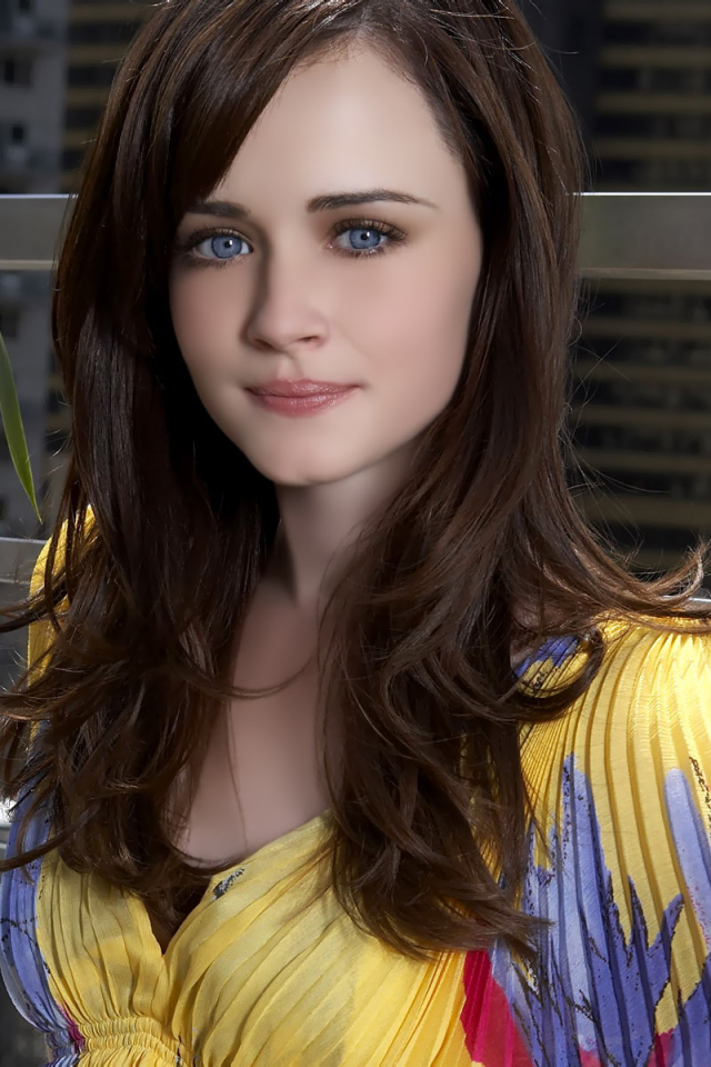 Алексис с голубыми глазами