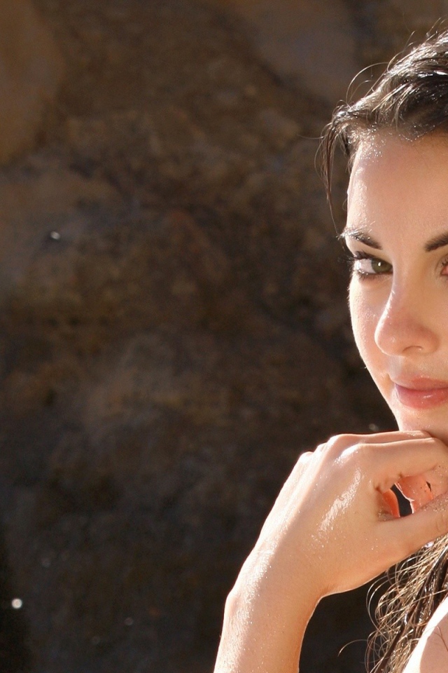 Лорена с мокрыми волосами