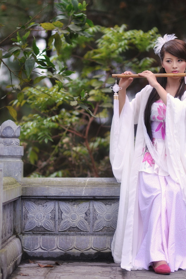 Девушка с флейтой