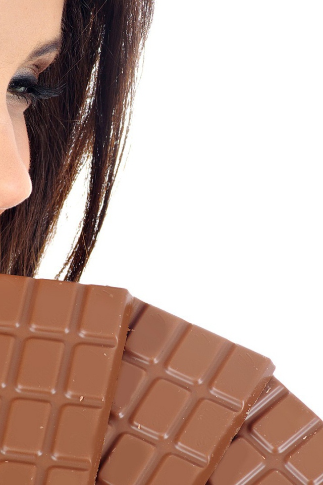 Девушка с шоколадом